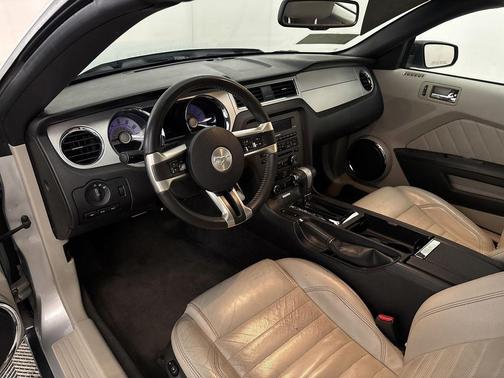 2010 Ford Mustang V6
