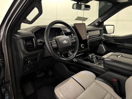 2023 Ford F-150 Lightning Platinum