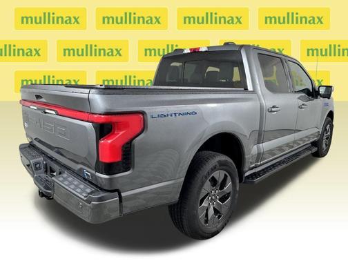 2025 Ford F-150 Lightning LARIAT