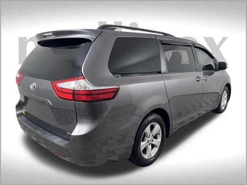 2017 Toyota Sienna L