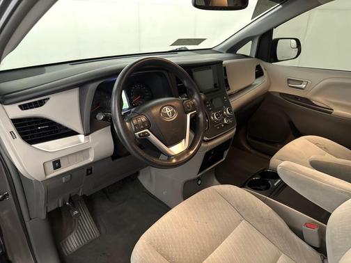 2017 Toyota Sienna L