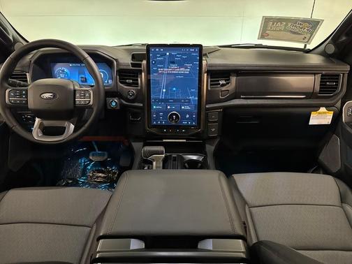 2025 Ford F-150 Lightning LARIAT