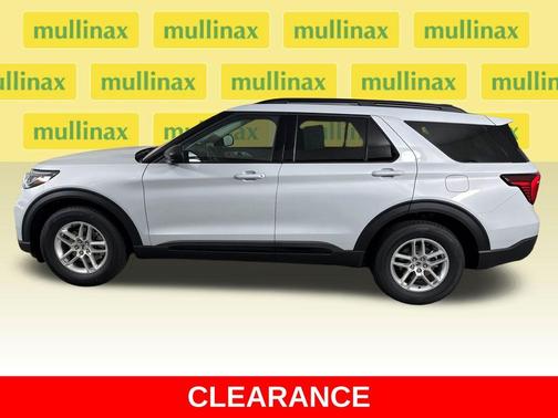 Space White Metallic 2026 Ford Explorer Active