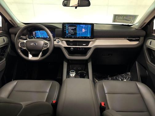 Space White Metallic 2026 Ford Explorer Active