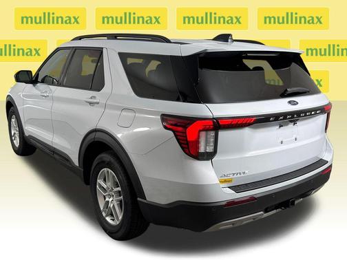 Space White Metallic 2026 Ford Explorer Active
