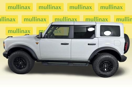 Avalanche Gray 2026 Ford Bronco Badlands