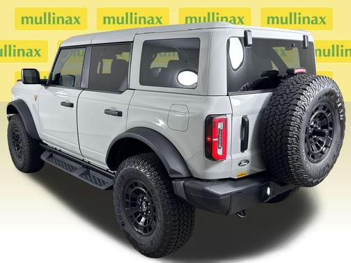 Avalanche Gray 2026 Ford Bronco Badlands
