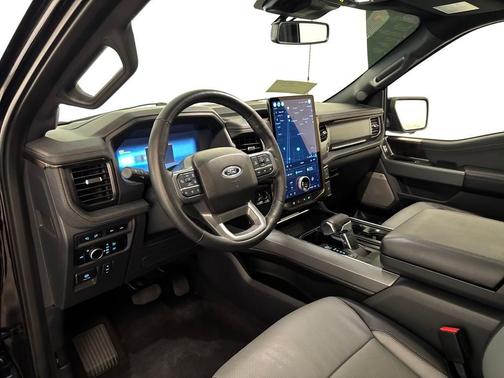 2023 Ford F-150 Lightning LARIAT
