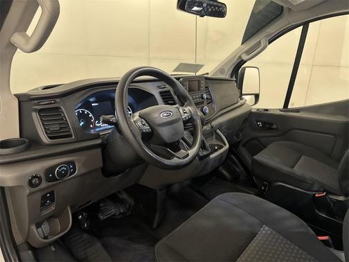 2022 Ford Transit-250 Base