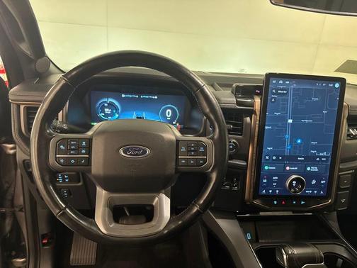 2022 Ford F-150 Lightning LARIAT