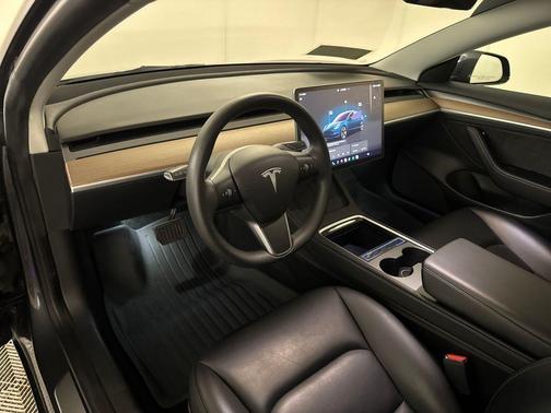Gray 2023 Tesla Model 3 Long Range