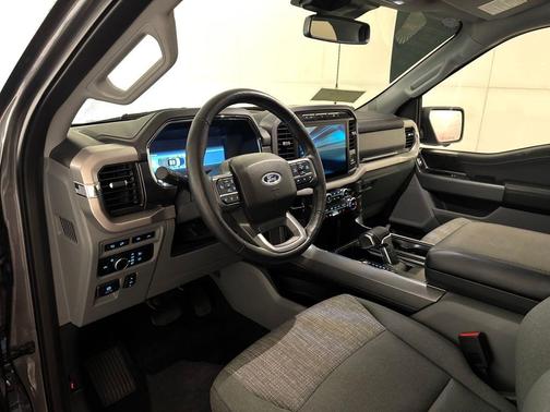 2023 Ford F-150 Lightning XLT