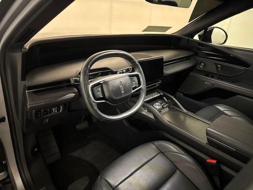 Silver Radiance Metallic 2024 Lincoln Nautilus Premiere