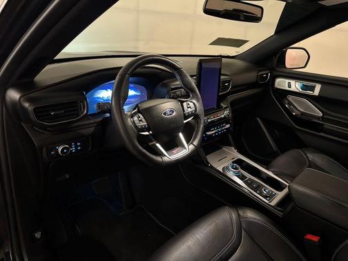 Blue Metallic 2022 Ford Explorer ST