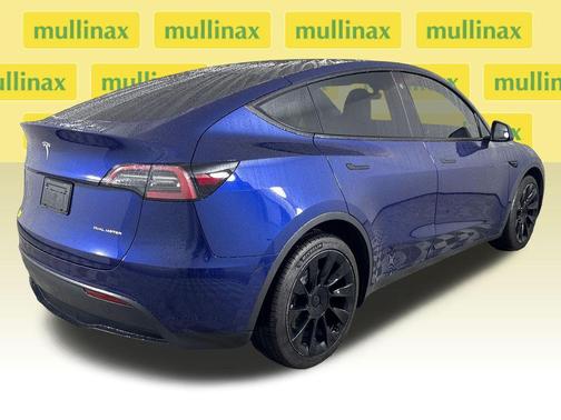 Deep Blue Metallic 2022 Tesla Model Y Long Range