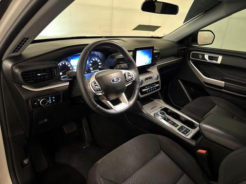 Star White 2023 Ford Explorer XLT