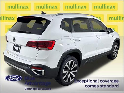 Pure White 2024 Volkswagen Taos 1.5T SE