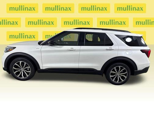 Star White 2026 Ford Explorer ST-Line