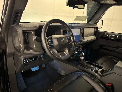 Shadow Black 2025 Ford Bronco Badlands