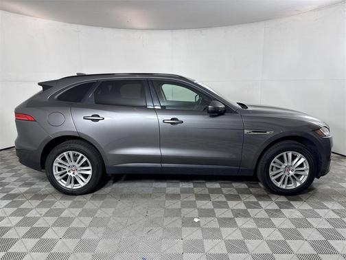 2018 Jaguar F-PACE 25t Premium