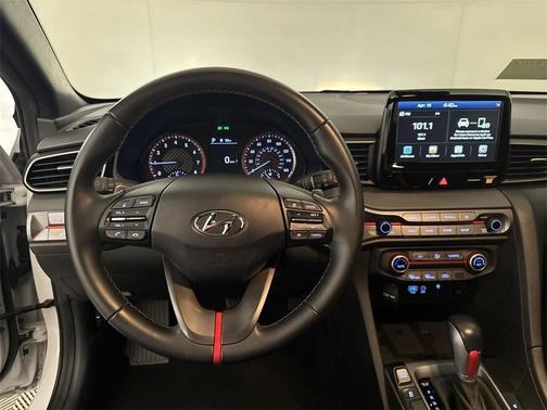 2020 Hyundai Veloster 2.0 Premium