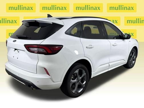 Oxford White 2023 Ford Escape ST-Line