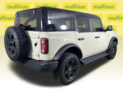 Desert Sand 2025 Ford Bronco Outer Banks