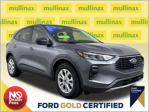 Carbonized Gray Metallic 2025 Ford Escape Active
