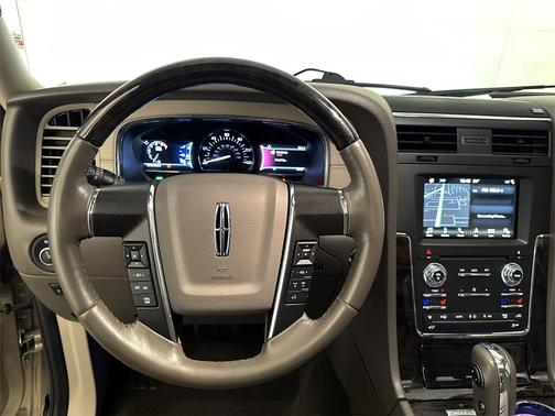 2017 Lincoln Navigator Select