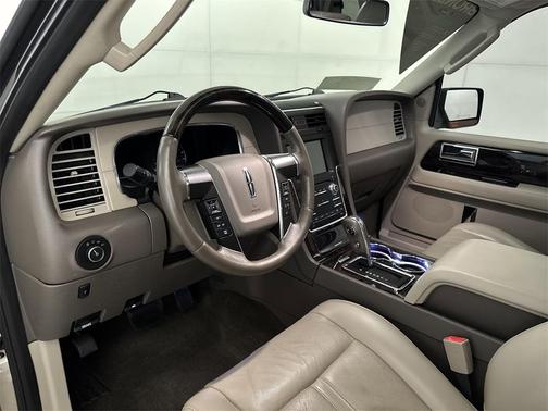 2017 Lincoln Navigator Select