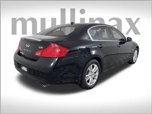 2015 INFINITI Q40 Base