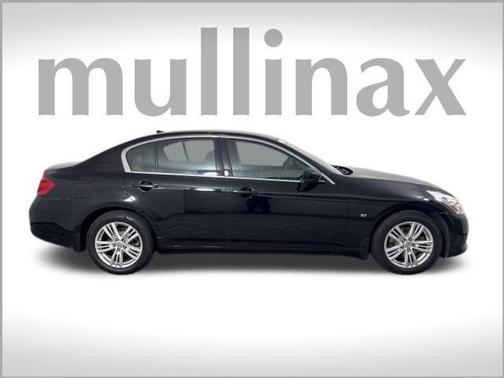 2015 INFINITI Q40 Base