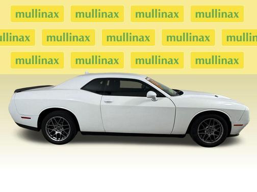 Bright White Clearcoat 2016 Dodge Challenger SXT