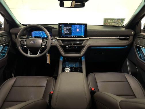 Star White 2026 Ford Explorer Platinum
