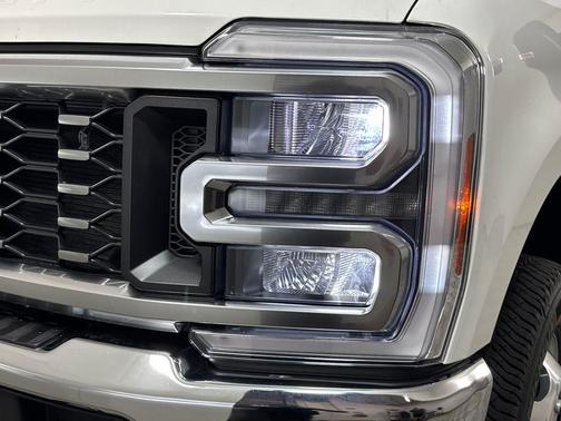 2026 Ford F-350 Lariat Super Duty