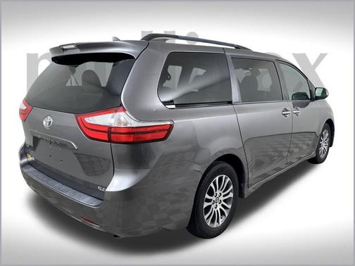 2018 Toyota Sienna L