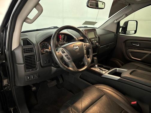 2015 Nissan Titan SL