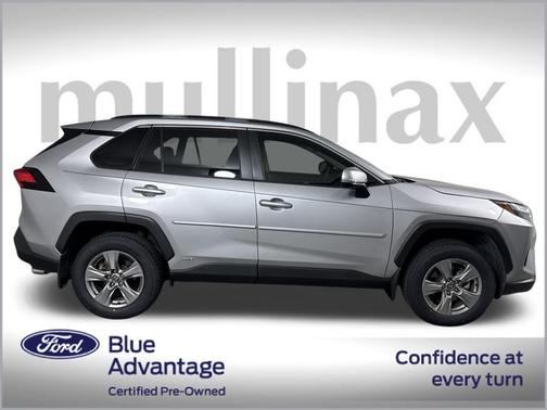 2022 Toyota RAV4 Hybrid XLE