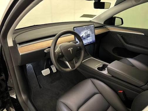 2025 Tesla Model Y Performance