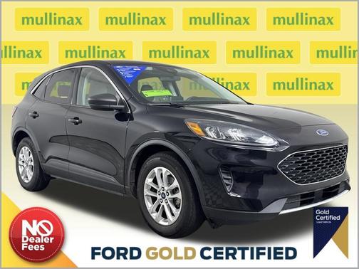 Agate Black Metallic 2022 Ford Escape SE
