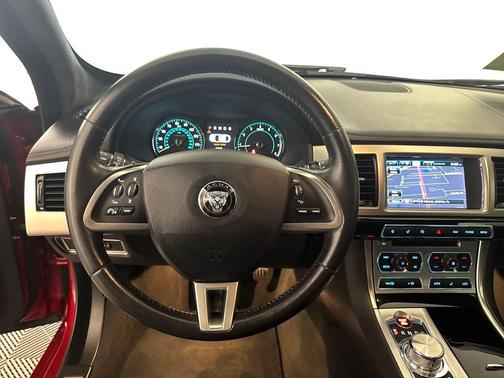 2015 Jaguar XF 3.0 Sport