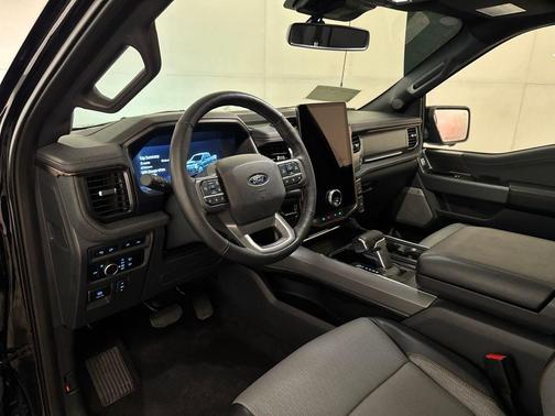 2024 Ford F-150 Lightning LARIAT