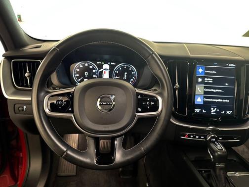 2020 Volvo XC60 T6 Momentum
