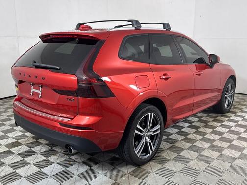 2020 Volvo XC60 T6 Momentum