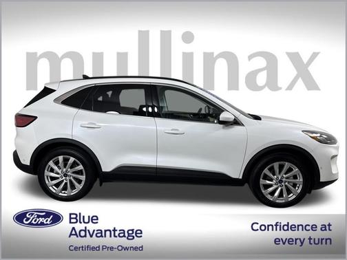 2022 Ford Escape Titanium Hybrid