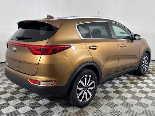 Burnished Copper 2019 Kia Sportage EX