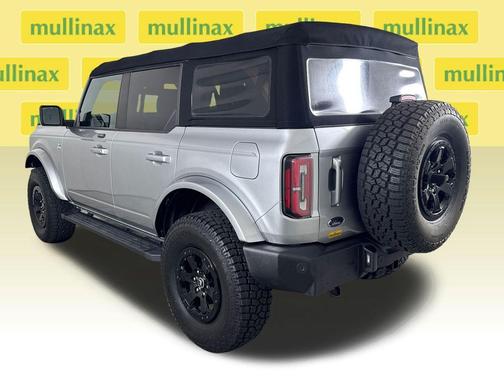 Iconic Silver Metallic 2021 Ford Bronco Outer Banks