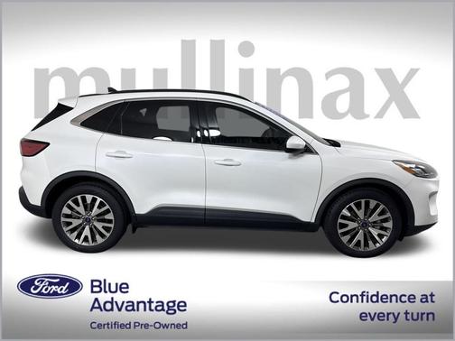 2022 Ford Escape Titanium Hybrid