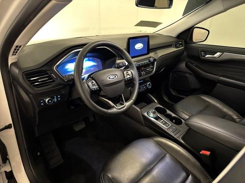 2022 Ford Escape Titanium Hybrid