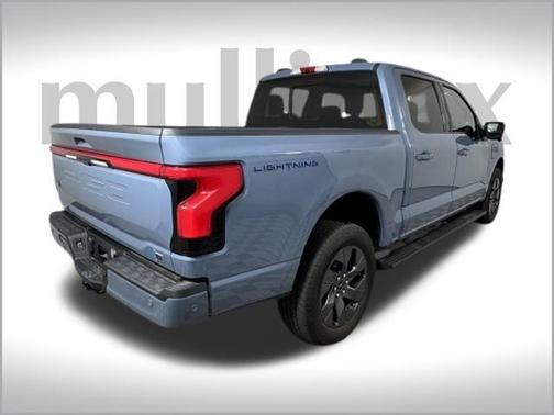 2023 Ford F-150 Lightning LARIAT